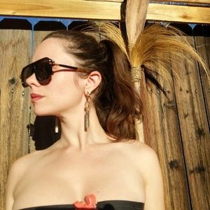 Classic Black Pilot Sunglasses & Latex Case